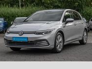 VW Golf, 1.5 TSI VIII Style StaHz LM18, Jahr 2021 - Duisburg