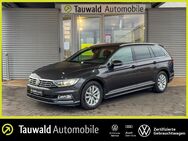 VW Passat Variant, 1.5 TSI R-LINE AID uv, Jahr 2019 - Erlangen