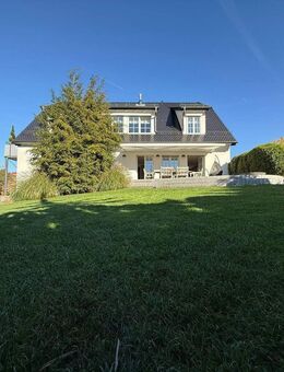 Wendelstein ~ Imposantes Anwesen direkt am Naturschutzgebiet ~ Exklusivität in Ausstattung und Wohnkomfort ~ frei Sommer 2026 - Wendelstein