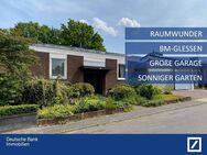 RAUMWUNDER in GLESSEN - renovierungsbedürftige DHH mit sonnigem Garten und großer Garage - Bergheim (Nordrhein-Westfalen)