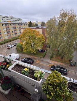 Mariendorf: VERMIETETE 2,5-Zi-Whg, VHS 3. OG + Sonnen-Balkon ca. 66 m² per SOFORT zu VERKAUFEN - Berlin
