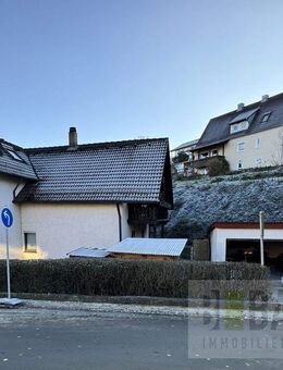 Geräumiges Ein- bis Zweifamilienhaus im Herzen von Untersteinach - Untersteinach