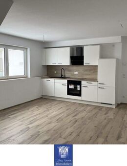 Himmlischer Dachtraum mit Fußbodenheizung und exklusivem Bad im Erstbezug! Lift! - Arnsdorf