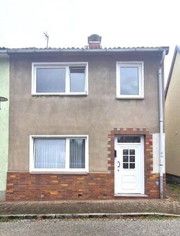 Charmantes sanierungsbedürftiges Eckhaus in Crivitz – Großes Potenzial für eine individuelle Modernisierung - Crivitz