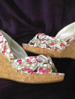 NEU * Kirsch * Cherry- Print * Stoff * Peeptoes * Wedges * Keilabsatz * Plateau * High Heels * Pumps * Sandaletten * Schuhe ''H&M'' Gr. 38/ 5 * natur- weiß * pink * grün * - Riedlingen