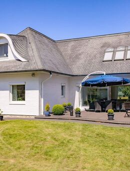 Schlei: Großzügig Wohnen mit traumhaftem Blick über die Schlei bis nach Schleswig - Selk