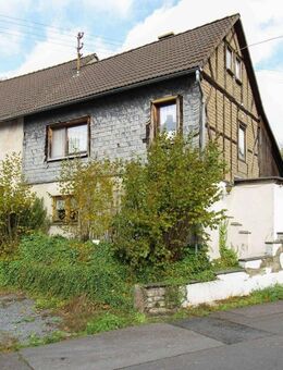 Einfamilienhaus mit Ausbaupotential, Garage und Freistellplatz - Wölferlingen