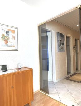 Hochwertige 3-Zimmer-Wohnung mit Balkon und idyllischem Blick ins Grüne in Baunatal - Baunatal