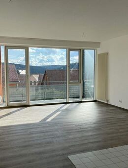 Schöne, helle 3-Zimmer-Wohnung mit Balkon in zentraler Lage - Freudenstadt