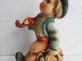 Dekoration Goebel, Hummel, alte Figur, Wanderbub, Wanderer, Junge mit Schirm, Koffer und Hut in 75203