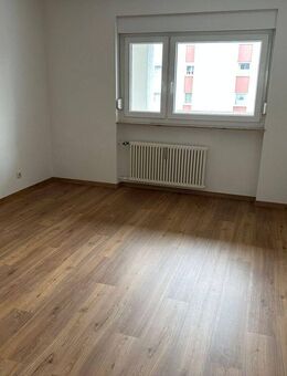 Große ruhige helle renovierte 3 Zimmer Eigentumswohnung in Schoppershof - Nürnberg
