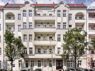 Living area with open kitchen, sleeping room, Balcony, Elevator - Prenzlauer Berg - Berlin