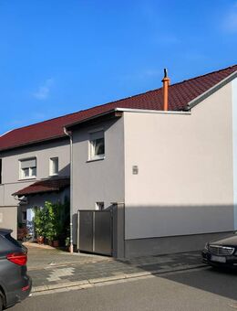 Neuwertiges Zweifamilienhaus in ruhiger Lage - Schifferstadt