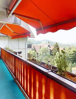Ruhige 3-Zimmer-Wohnung mit Sonnenbalkon, Tiefgarage, Parkplatz und Aufzug - Sasbachwalden
