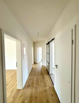 Erstbezug: sanierte 3-Zimmer-Wohnung im Altbau – 80 m², direkt bezugsbereit - Nürnberg