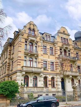 *Helle und außerordentlich schöne 5-Zimmer-Wohnung in sanierter denkmalgeschützter Villa* - Dresden