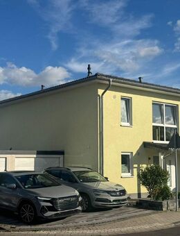 Modernes, neuw. Wohnhaus in Niederkassel - Doppelgarage und schönem Garten - geringe Heizkosten! - Niederkassel