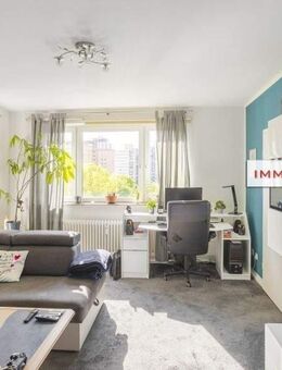 IMMOBERLIN.DE - Adrette Wohnung mit Sonnenloggia & Tiefgaragenplatz - Berlin
