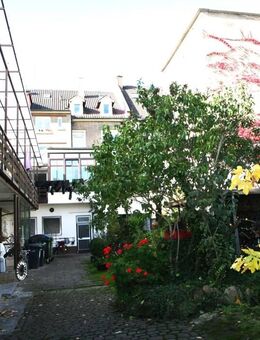 Kapitalanlage Karlsruhe-Südstadt, MFH, 958 qm Grund, ca. 633 qm Wfl., 30 Zimmer u. 147 qm Gewerbe - Karlsruhe