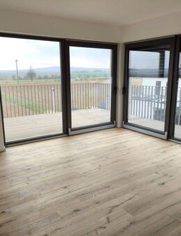 Exklusive 2-Zimmer Penthousewohnung mit EBK in ruhiger Feldlage - Butzbach (Friedrich-Ludwig-Weidig-Stadt)