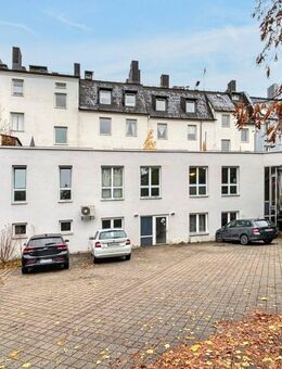 Gebäudekomplex bestehend aus 5 Häusern mit Kindergarten in Hof - Hof