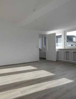 Schicke Dachgeschosswohnung im Kaiserviertel Dortmunds - Dortmund