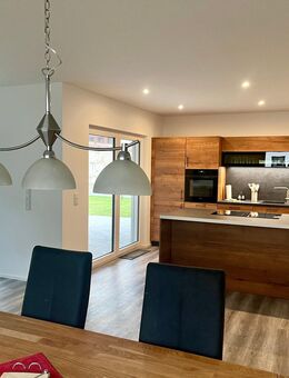 Provisionsfrei! Neubau Einfamilienhaus komplett möbliert incl. Einbauküche - Naumburg (Saale)