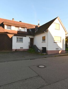 Zweifamilienhaus in Emmendingen-Kollmarsreute mit großem Garten und vielfältigen Möglichkeiten - Emmendingen