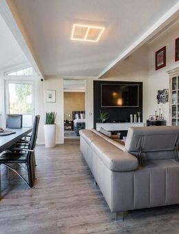 Wohnen mit Weitblick - Stilvolle Galeriewohnung mit zwei Balkonen im Dortmunder Süden - Dortmund