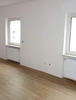 Teilsaniertes Mehrfamilienhaus (4 Wohnungen) in zentraler, ruhiger Lage von FFM-Sossenheim - Frankfurt (Main)