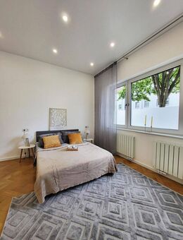 Frisch sanierte teilmöbillierte 4 Zi. Luxus-Wohnung mit eigenem Garten - Mülheim (Ruhr)
