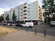 Kantstraße I Nahe Savignyplatz! Zwei-Zimmer-Wohnung mit Balkon und Tiefgaragenstellplatz in Toplage! - Berlin