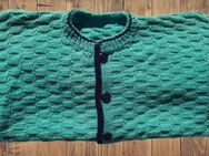 Kinder Strickjacke, handgestrickt im Trachtenstil – ein Unikat - Niederfischbach