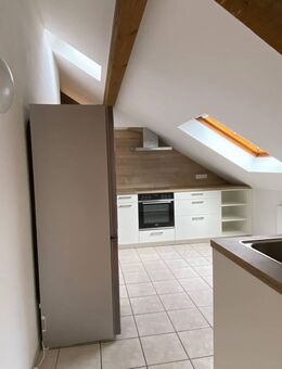 Trier-Süd, Saarstraße, gemütliche 1,5-Zimmer-Single-Dachgeschosswohnung mit EBK - Trier