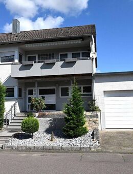 Freistehendes Zweifamilienhaus mit Garten und Doppelgarage in gefragter Wohnlage! - Bad Friedrichshall
