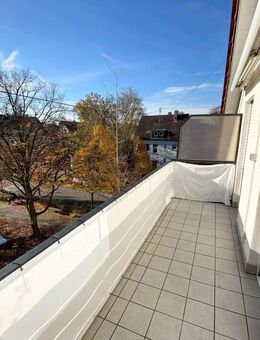 Gemütliches Dachgeschossflair in ruhiger Anliegerstraße - Fellbach