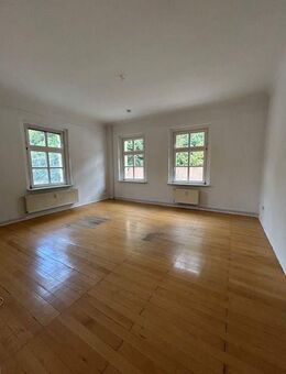 **Großzügige 3-Zimmer-Wohnung in Elsterberg** - Elsterberg