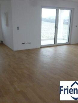 Genieße die Sonne auf dem eigenen Balkon: Neuwertige, barrierefreie 2-Zi.-Whg. in Ergoldsbach mit TG - Ergoldsbach