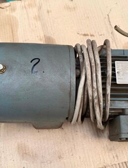 Elektromotor mit Getriebe (2) Getriebemotor Förderband - Uedem