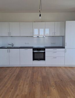 WOHNEN PAR EXCELLENCE // Große 3-Raum-Wohnung in Leipzig Reudnitz // mit EBK & Balkon - Leipzig