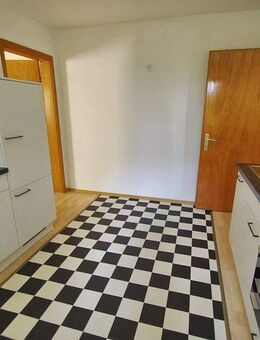 Gemütliche 2-Zimmer-Souterrainwohnung mit Einbauküche und Terrasse - Innenstadtlage - Coburg