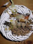 Kleiner Kranz mit Vogelnest zum Aufhängen in 57629