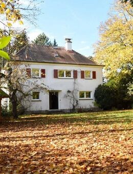 Zeitlose Villa mit großem Garten und viel Gestaltungsspielraum - Bad Homburg (Höhe)
