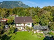 Charmante Alpenvilla mit großem Garten in ruhiger Lage in Grainau mit traumhaftem Ausblick auf die Zugspitze - Grainau