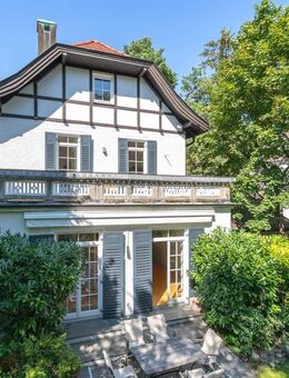 Villen-Juwel von 1898 mit familiengerechtem Grundriss und hinreißendem Charme - München