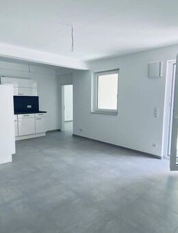 Erstbezug! Moderne 2-Zimmer-Wohnung mit Terrasse, Garten & optionalem Stellplatz in Tawern - Tawern