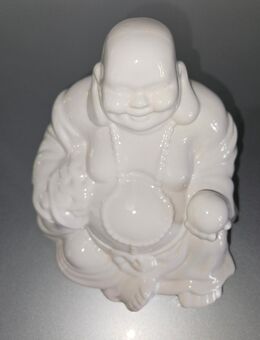 Schöner, lachender Porzellan Buddha, sitzend, weiß Porzellanfigur TOP Zustand! - München