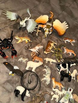 Ganz ganz viele Schleich Tiere und noch mehr - Habichtswald