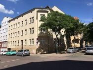 Wohnung ohne Durchgangszimmer, Bad mit Wanne und Fenster! - Halle (Saale)