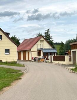Gemütliches Einfamilienhaus mit 4 Garagen in Alesheim - Alesheim